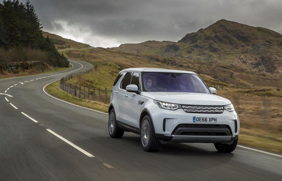 Land Rover Discovery HSE Td6 2017 года  (UK) (фото 34 из 40)